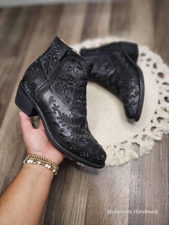 Mexican boots//Mexican leather boots//Mexican embroidered boots//Boots for women//leather boots//Heeled ankle boots//Botin de piel