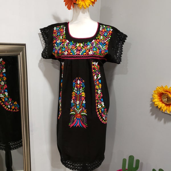 Puebla besticktes Kleid/Cinco de Mayo Kleid/Mexikanisches Kleid/Fiesta Mexicana Kleid/Vestido artesanal mexicano/Damenkleid