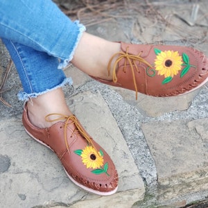 FINAL SALE Sunflower loafer Mexican huarache sandals//Huarache mexicano//Mexican sandal//Mexican closed toe huarache sandal