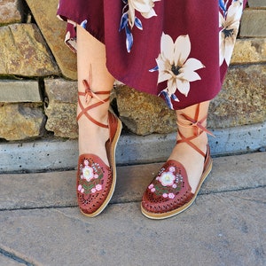Orizaba Mexican huarache sandals//Huarache mexicano//Mexican sandal//Mexican huarache//Mexican shoes//Lace up sandal||embroidered sandal