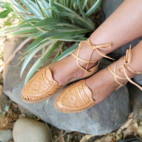 Bella Lace up huarache sandal//Mexican sandal/Mexican huarache//Mexican lace up huarache//Huaraches mexicanos//Mexican shoes//