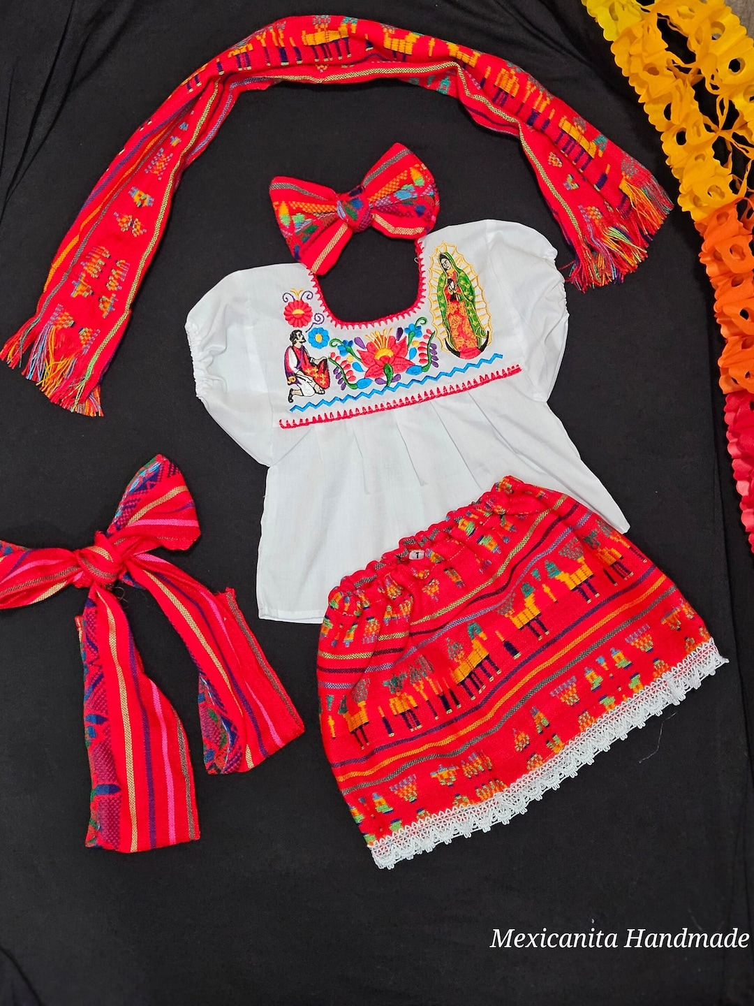 Tenue Enfant 2 Pièces Vierge De Guadalupe, Blanche, Taille Unique, Très Bon état