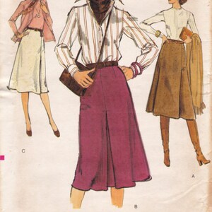 Vogue 9562 Vintage Sewing Pattern, Misses&#39; Skirts, A-Line Skirts Sewing Pattern Waist Size 24 (Size 8) ©1976, UNCUT