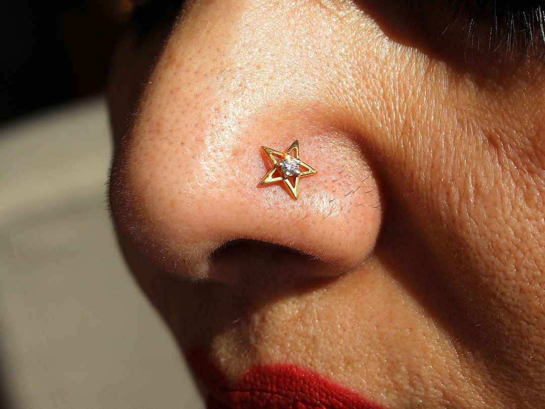 Flower Diamond Nose Stud Diamond and 18K Gold Nose Stud Nose Etsy