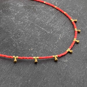 boho necklace, dainty minimalist gemstone and gold seed beads choker, delicate choker, heishi beads choker, trendy choker, gift for her