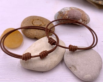 Leather bracelet, knots leather bracelet, leather cord bracelet, boho leather bracelet, minimalist leather bracelet, hippie bracelet