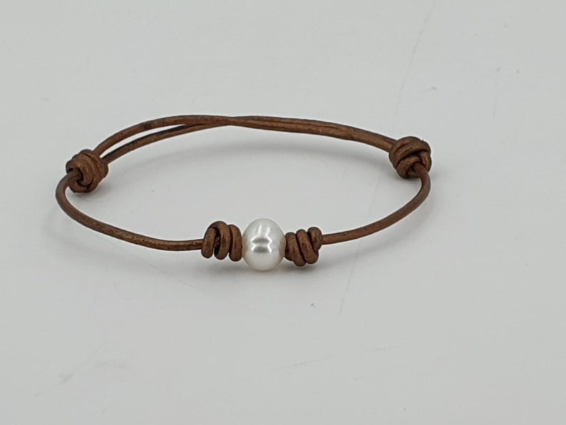 boho bracelet cultivated pearls bracelet leather bracelet Woman water pearl leather bracelet