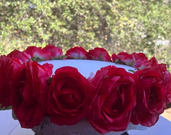 Floral Wedding Cake Stand: Mirrored Base with Silk Roses