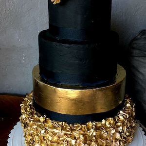 Black Luxury fake cake dummy cake image 1