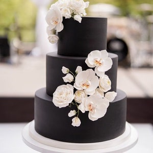 Black wedding Cake image 1