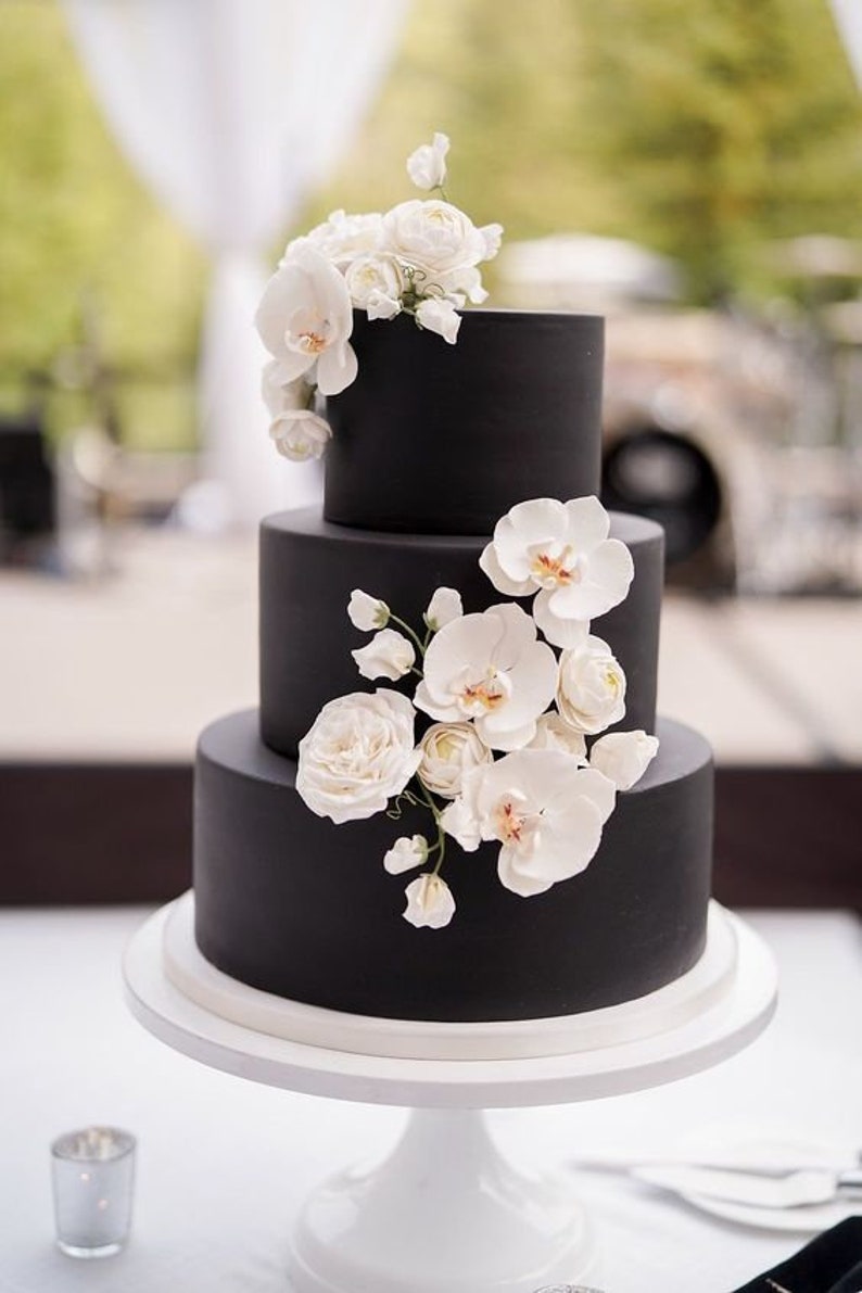 Black wedding Cake image 1