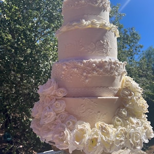 Luxury floral wedding  cake