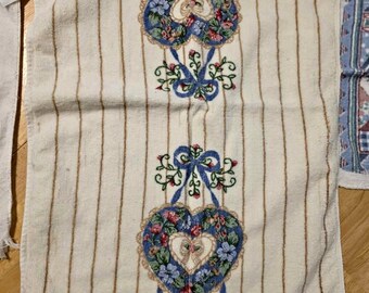 3Pc 1980s Hand towel & 2 Washrags with hearts
