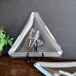 Danish Modern Plates Triangular THREE Svend Jensen Spirograph Parakeet Design Swedish Glass Atomic MCM Border Set Dinnerware Serving Plate