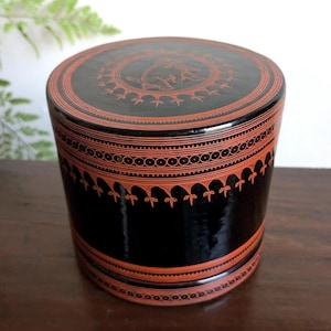 ビルマ漆器 ビンロウジュ箱 円形 装飾 赤黒象 漆塗り 2つのトレー ビルマ ミャンマー製 小型収納