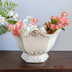 Lenox Bowl Langtry Small Footed Ivory Porcelain Paneled 7” Gold Rimmed Bowl