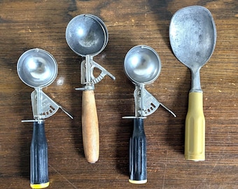 Ice Cream Scoop Brand Ware 18-8 Wooden Handle Hamilton Beach Model 67 Progressus Italy Scooper