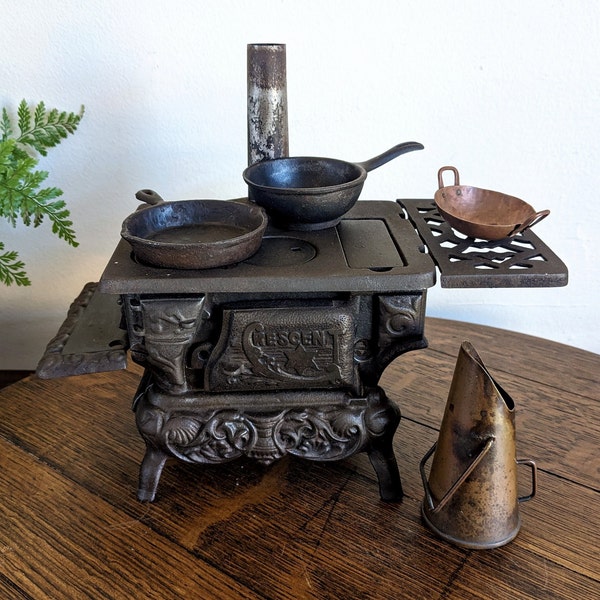 Antique Toy Stove Miniature Crescent Cast Iron Stove Skillet Pans Coal Scuttle