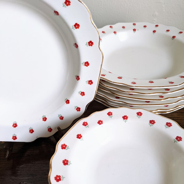 Cute 40s Dinnerware White With Red Flowers Gold Scalloped Rim Blushing Rose Dalrymple Lido WS George Soup Dessert Fruit Bowl