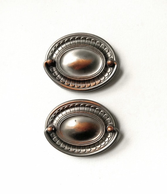 Vintage NOS Federal HeppleWhite oval brass drawer ring pull