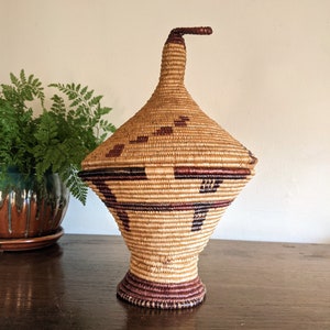 新品　ルワンダの蓋付きバスケット ツチ族の蓋付きタイト編みバスケット ルワンダ - Etsy 日本