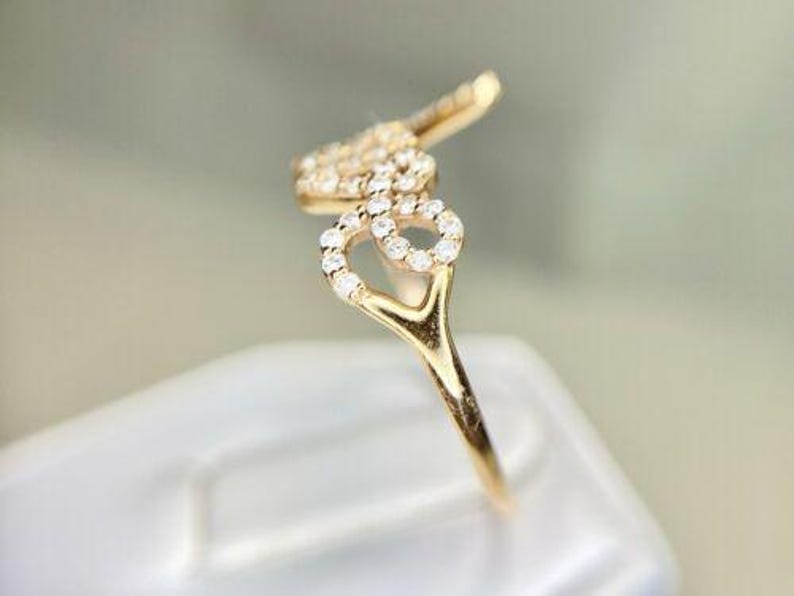 18k Yellow Gold Natural Round Brilliant Diamond Love Ring
