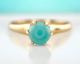 Anillo solitario de oro rosa de 14k con cabujón de turquesa de la época victoriana