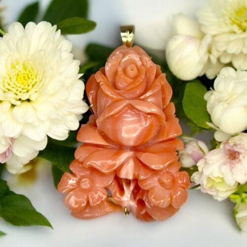 Vintage 14k Yellow Gold Natural Asian Hand Carved Pink Coral Flower Pendant