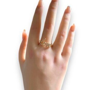 18k Yellow Gold Natural Round Brilliant Diamond Love Ring