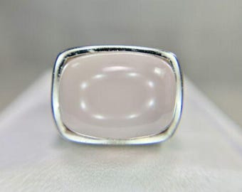 Anillo de oro blanco de 14 k con bisel y piedra lunar grande