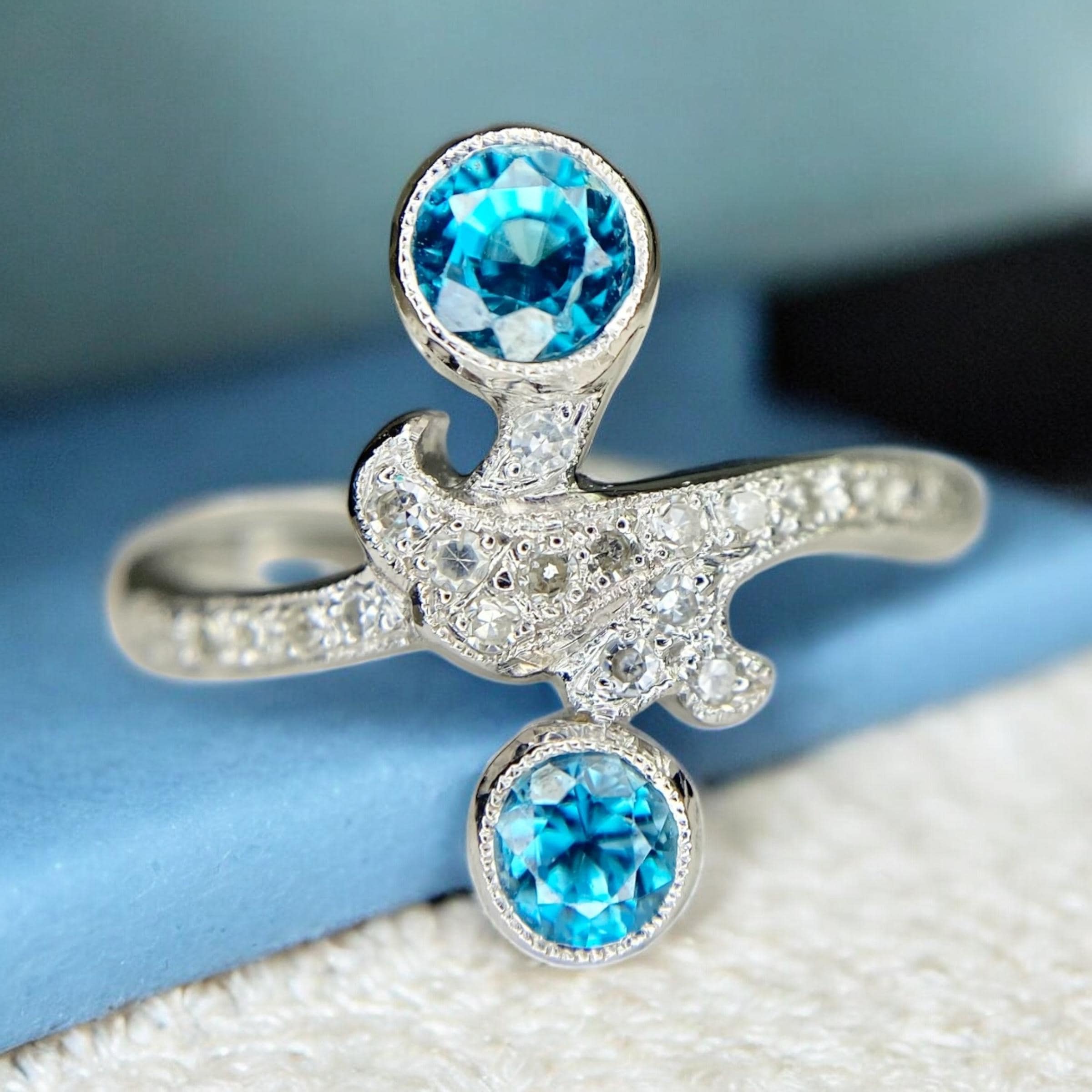 Vintage Art Deco 18k White Gold Blue Zircon Natural Diamond Ring