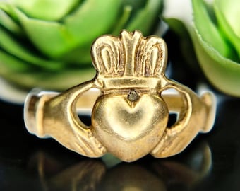 Vintage 9k Yellow Gold Irish Heart Claddagh Ring