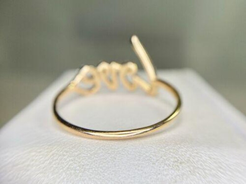 18k Yellow Gold Natural Round Brilliant Diamond Love Ring