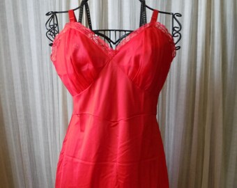 Vintage 1956 Scarlet Slip Sexy But Demure Lingerie Perfect For Christmas!