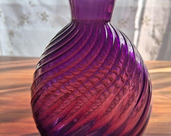 Vintage Pairpoint MFA Glass Spiral Ribbed Amethyst Bottle Vase w/ Pontil, Perfect Condition