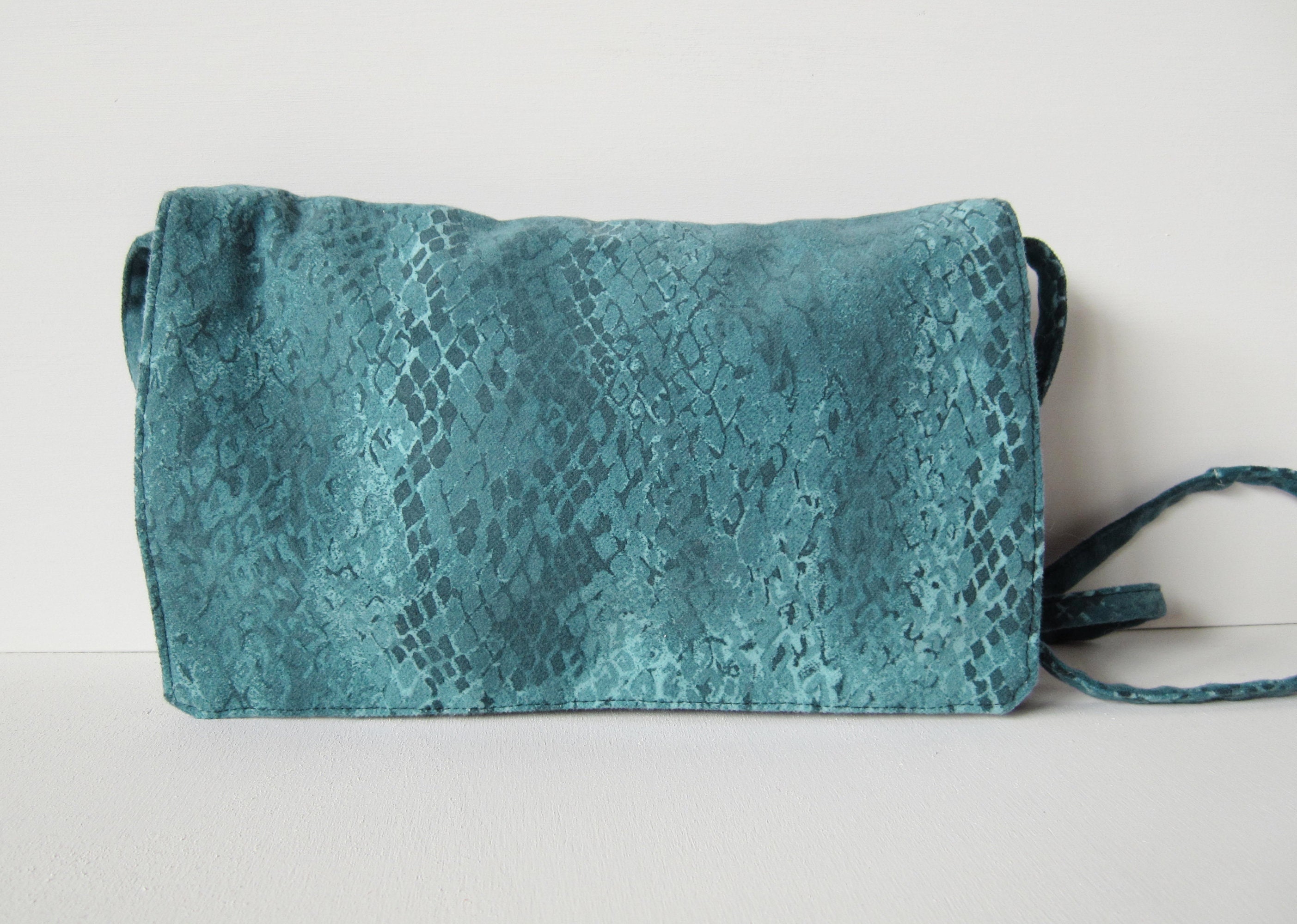 Handcrafted Shoulder Bag in Blue Python Fabric, Wallet Closure