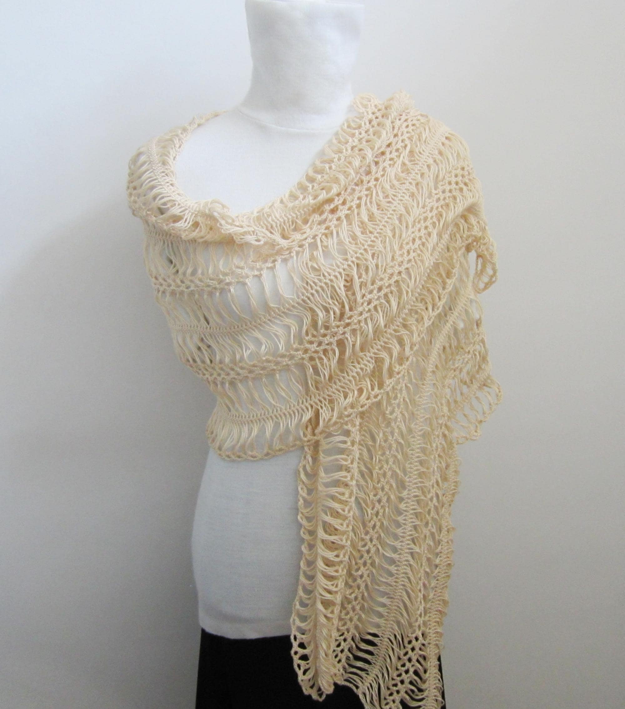 Sciarpe Scialle Con Forcella Handmade Ecru Cotton Shawl, Hand Crocheted And  Crocheted, Unique, Elegant Piece, Perfect For Any Special Occasion
