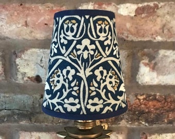 William Morris Snakeshead - kleiner handgefertigter Kerzen Clip Lampenschirm für Wandleuchten/Kronleuchter