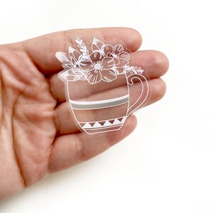 Blumiger Becher