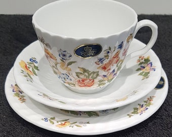 Late Victorian William Hudson /& Son Imari bone china trio
