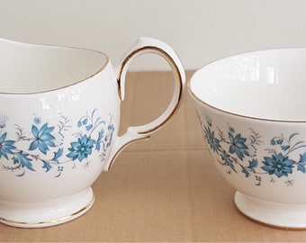 Colclough Bone China Braganza pattern  milk and sugar,  Vintage from the 1960's-70's.