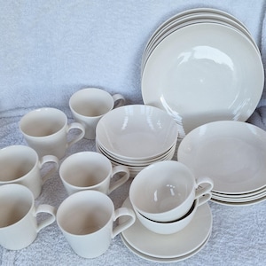 Royal Doulton,Gordon Ramsey Artikel für den Alltag, Tee und Abendessen - Maze White - Wählen Sie aus dem Dropdown-Menü.