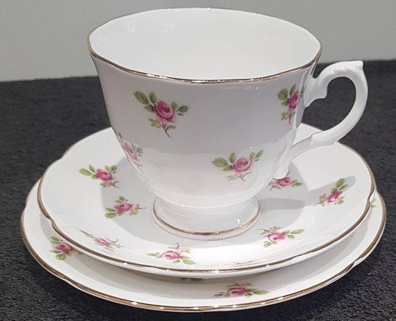 Late Victorian William Hudson /& Son Imari bone china trio