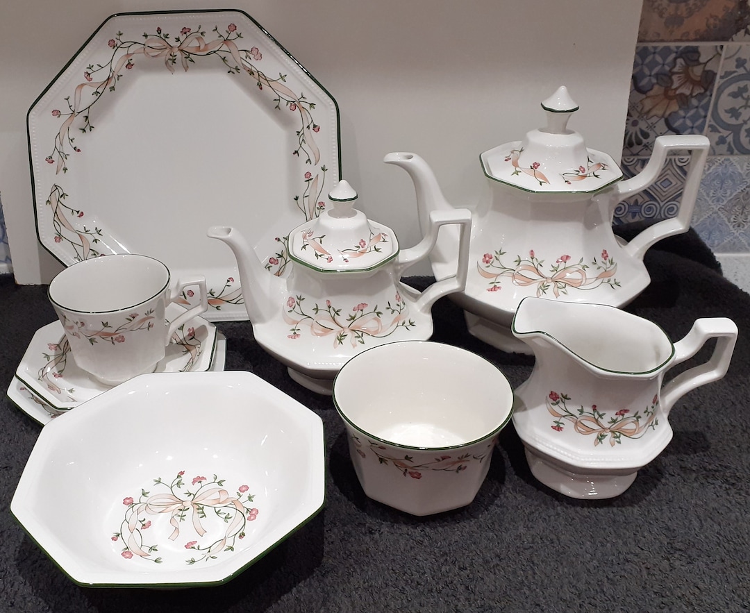 Vintage Johnson Brothers Eternal Beau - Choose From Drop Down Menu