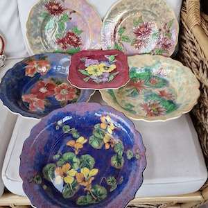 Platos y cuencos vintage de coleccionistas de Royal Doulton de la década de 1930 con motivos florales. Elija en el menú desplegable.