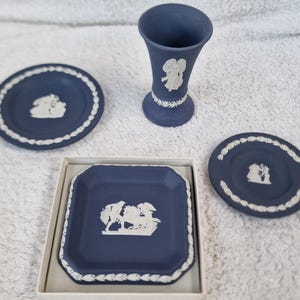 Collection of 4 x Wedgwood Jasperware Portland Blue Items