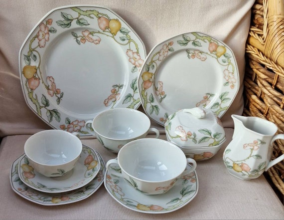 Heinrich, Villeroy and Boch - Plates, Bowls and Trios - Fruit