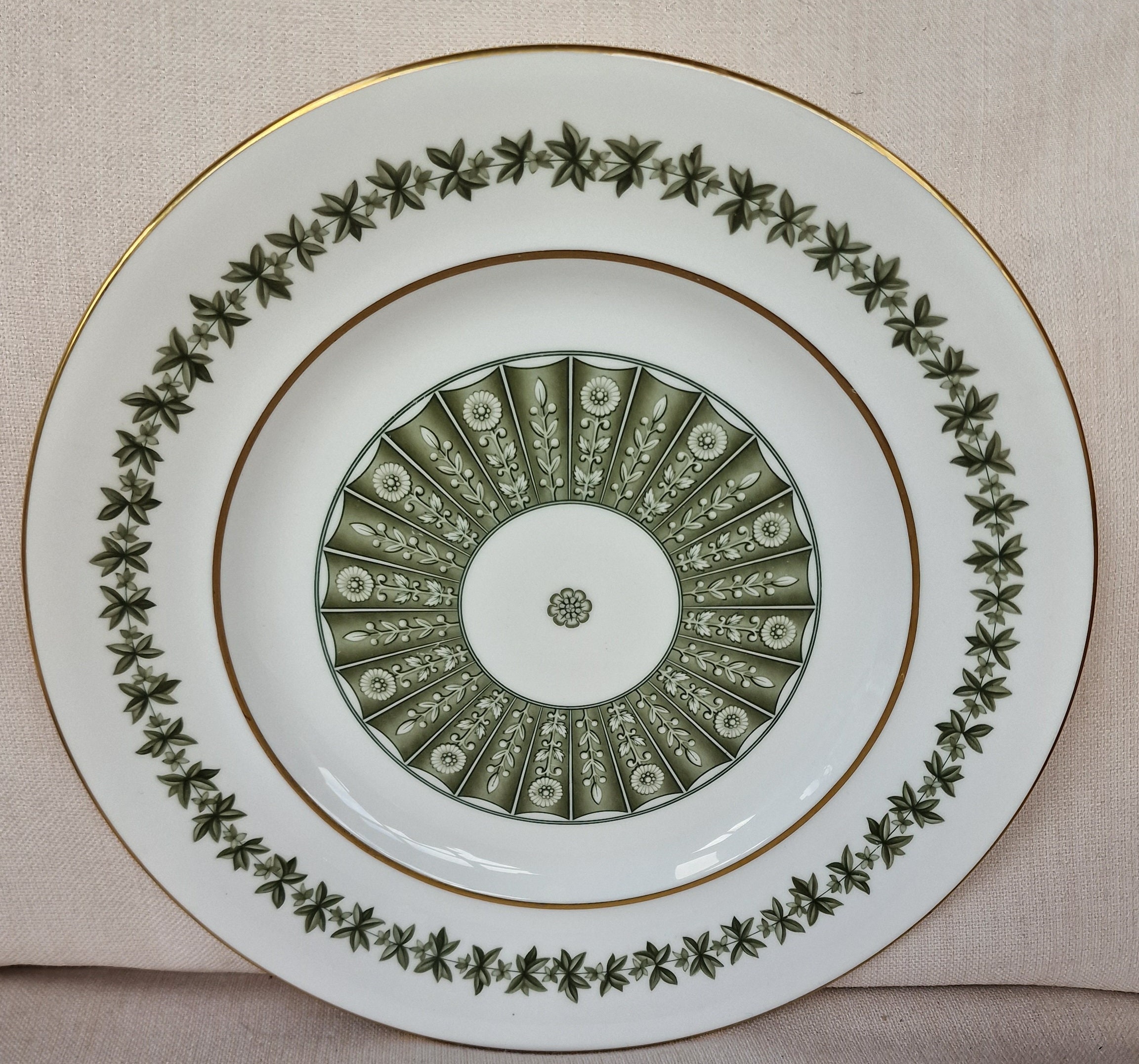 Dinner Plate from Spode Fine Bone China  in the Provence pattern.  Y7843