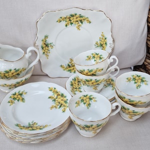 Artículos de té de porcelana fina inglesa vintage: diseño de zarzo: elija en el menú desplegable