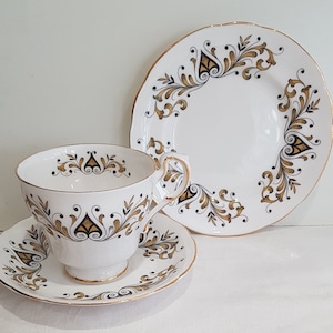Paragon Bone China Trio - Cadenza Pattern